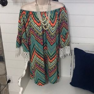 Bold Versatile Half-sleeve Lace Tunic